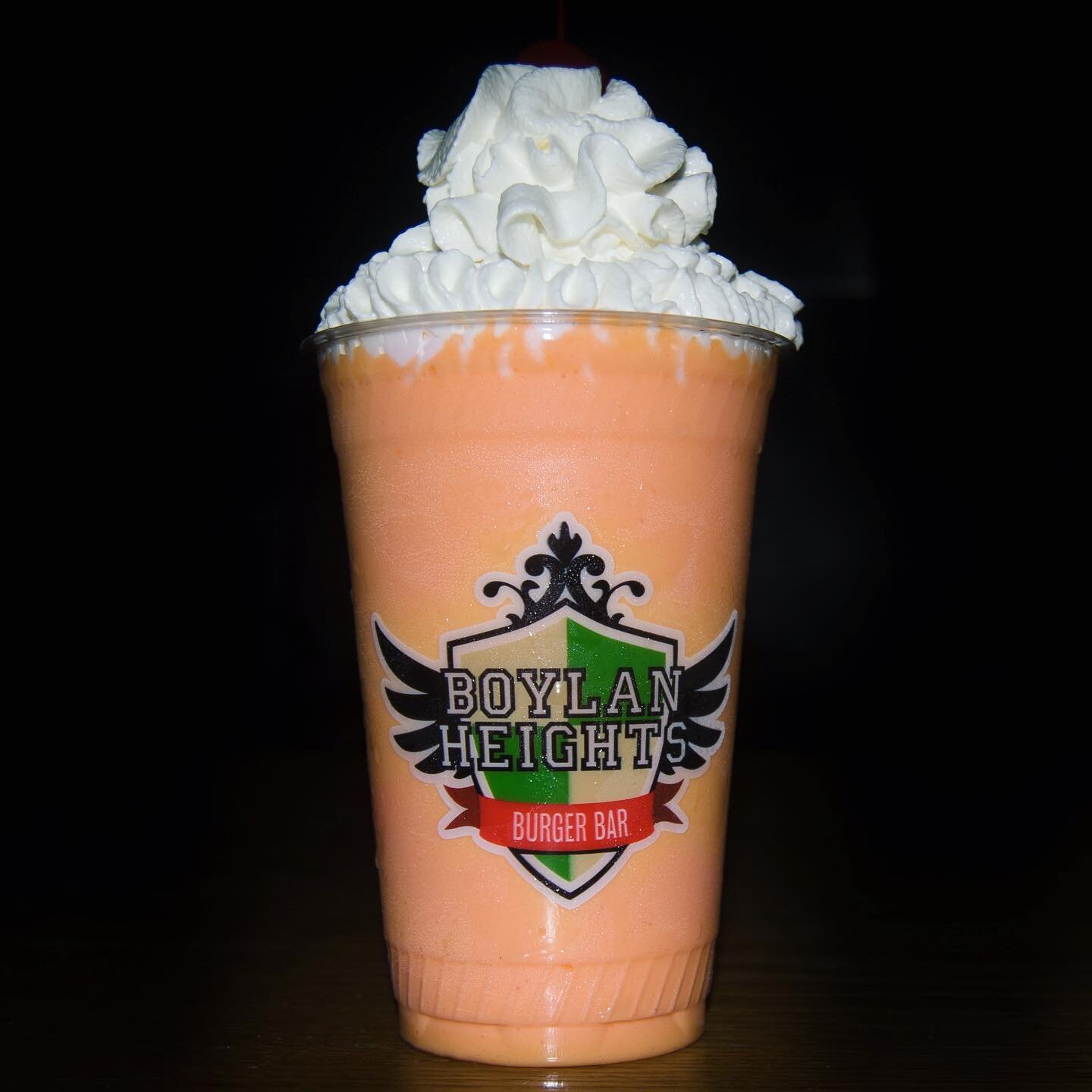 Cool off this hot week ahead with our July shake, The Orange Dreamsicle!
🤤🤤🤤