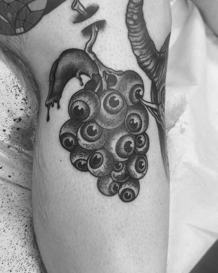 #eyeballgrapes #eyeballgrapestattoo 
Thanks Ryan 🤘🏼😎🤘🏼- you always get the #coolshit 
.
@saintsandsinnerstattoo 
👀👁️410-276-1300👀👁️
.
#northeasterntattooer #baltimoretattooartist  #historicfellspoint #getsome #dowork #saintsandsinnersbaltimo
