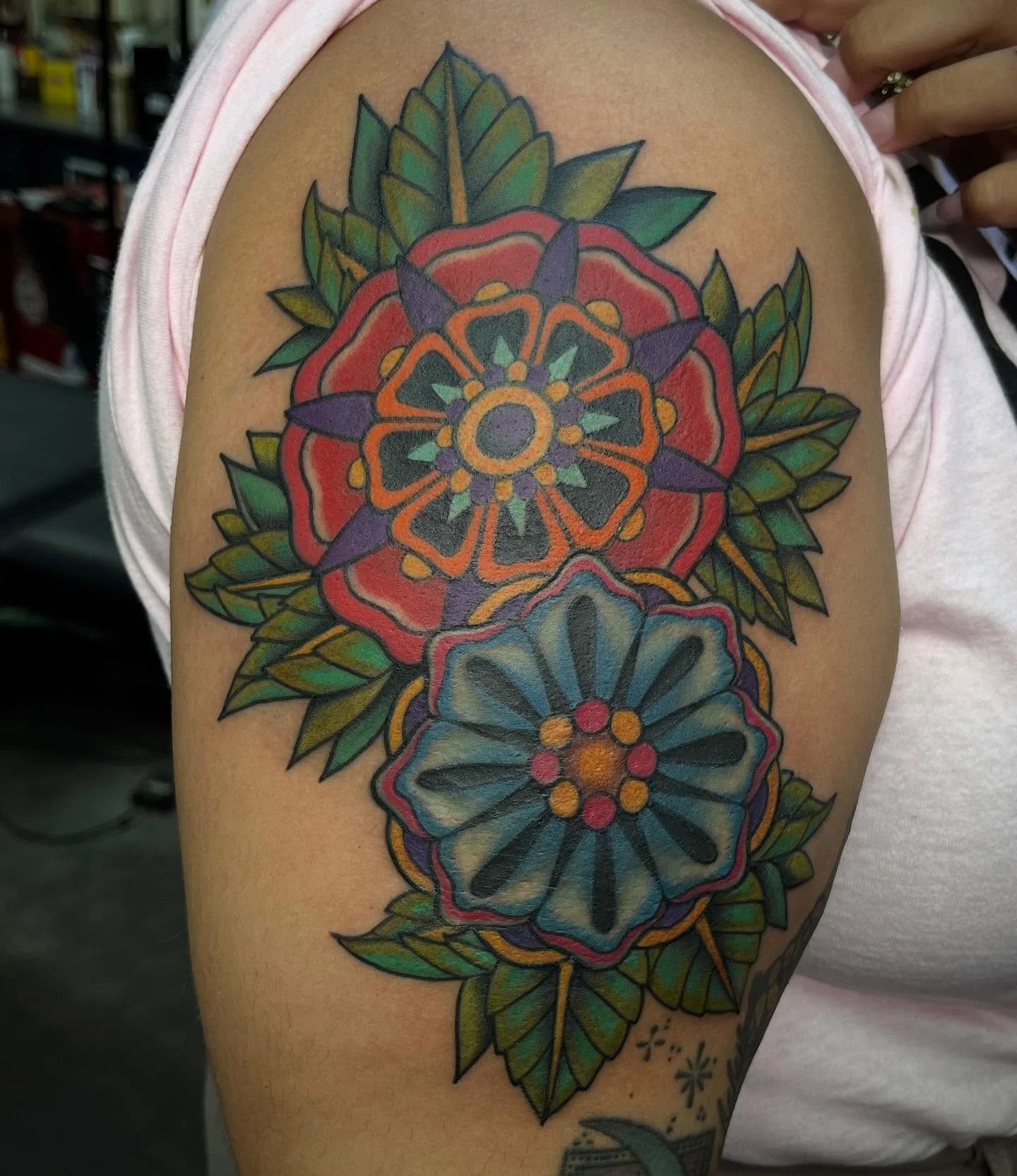 Got to rework this tattoo for @messypressnailco thank you so much for trusting me with this project 🙏 swipe to see original (not done by me) thanks for looking yall! 

#tattoos #art #femaletattooartist #ladytattooer #americantraditional #colortattoo