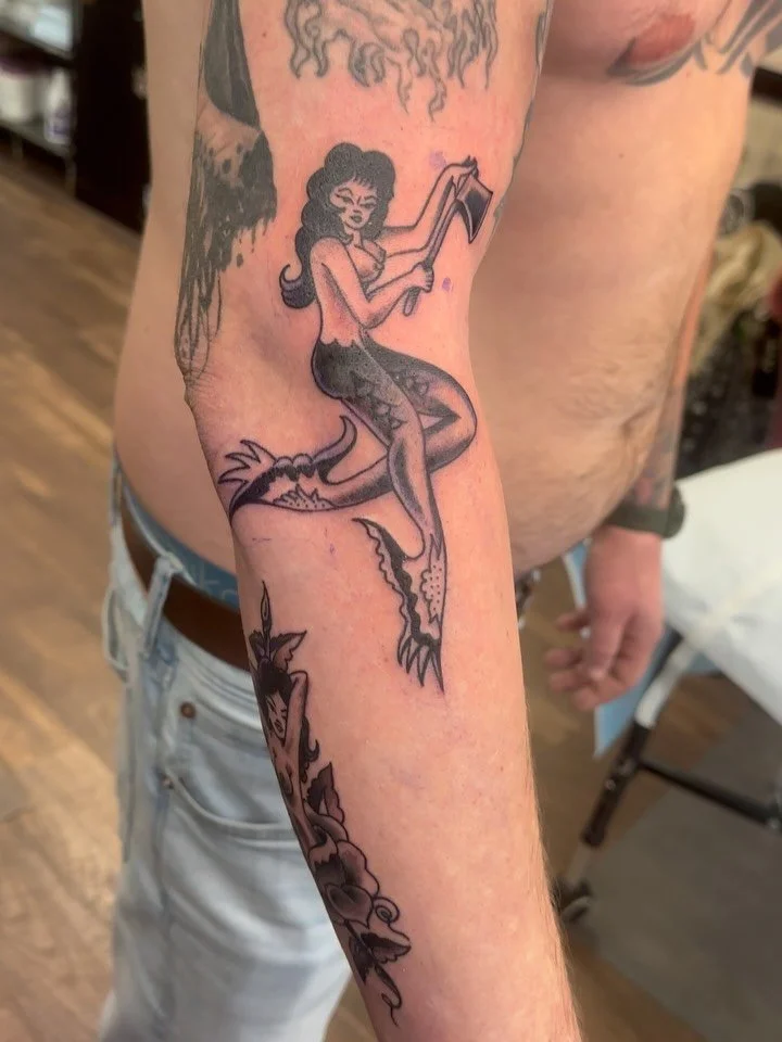 #newtats #walkins #pinuptattoo #plaguedoctor #picturemachine #getsome 
.
Thanks for looking 🤘🏼😎🤘🏼 #walkinsalwayswelcome 
.
@saintsandsinnerstattoo 
📌📌410-276-1300📌📌
.
Saints and Sinners Tattoos
1610 Thames St. 
Baltimore, Maryland 21231
.
#n