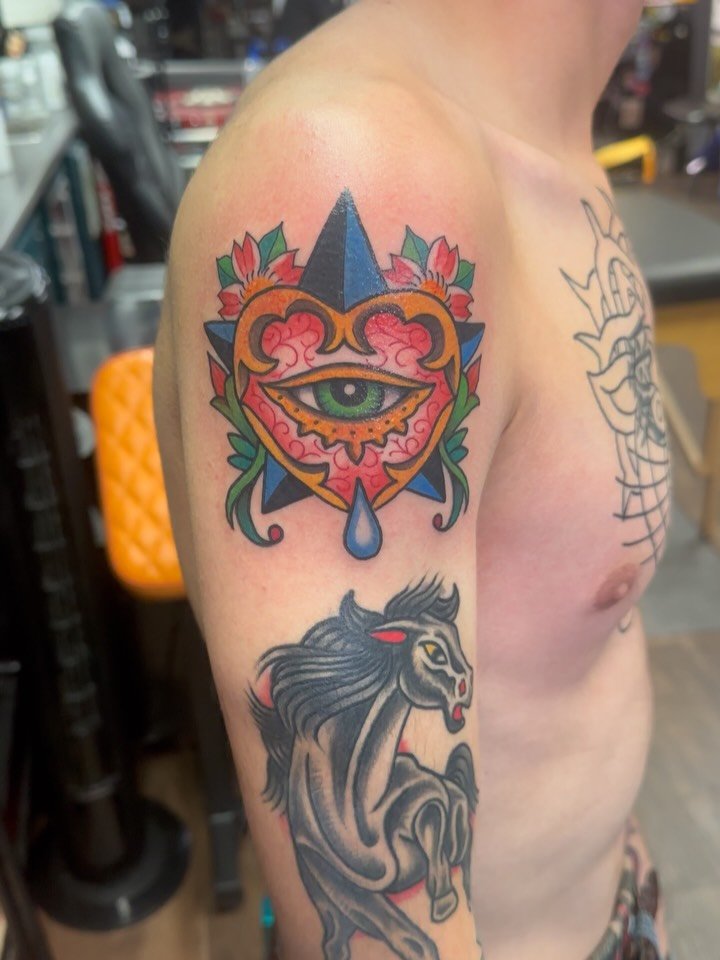 #fun #walkintattoo from a few weeks ago
Thanks for looking 🤘🏼😊🤘🏼
.
@saintsandsinnerstattoo 
.
&hearts;️💥410-276-1300💥&hearts;️
.
1610 Thames St.
Baltimore, Maryland 21231
.
#northeasterntattooer #baltimoretattooartist  #historicfellspoint #get