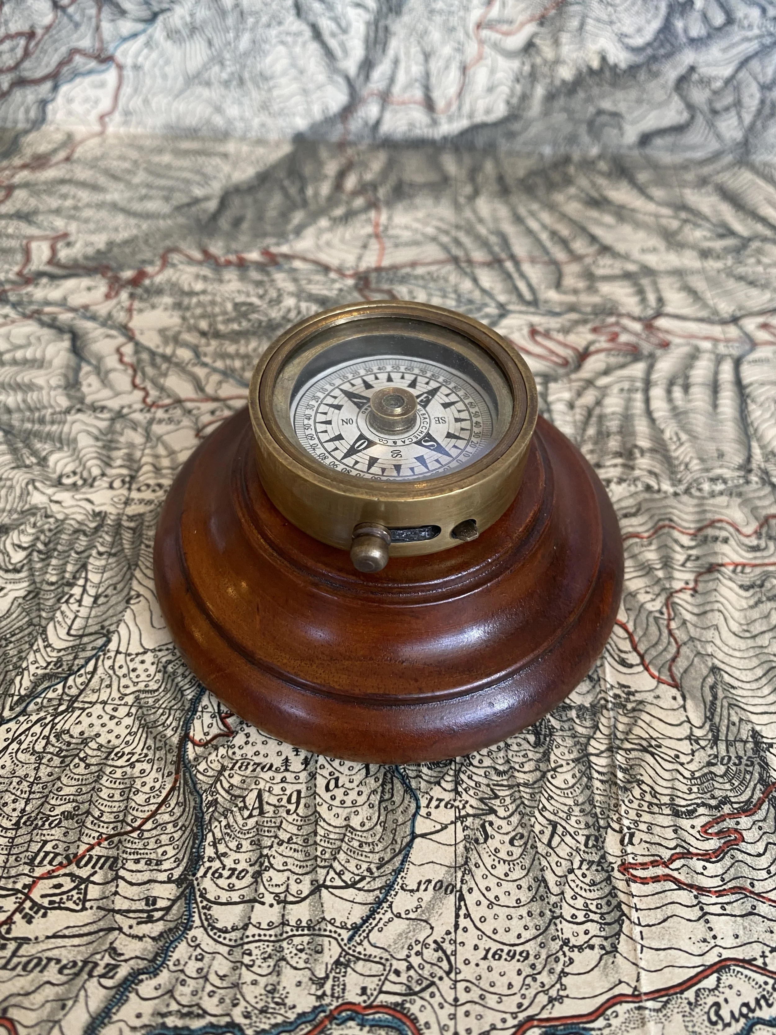 SURVEYOR'S COMPASS