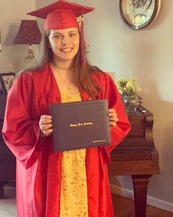 So proud of @ashleighallennn ! She graduated from Owego Free Academy this past weekend and is getting ready to start a double Bachelors degree in Vocal Performance and Music Education at @mansfieldu ! Dream Big!
.
.
.
.
.
#opera #artsong #soprano #cl