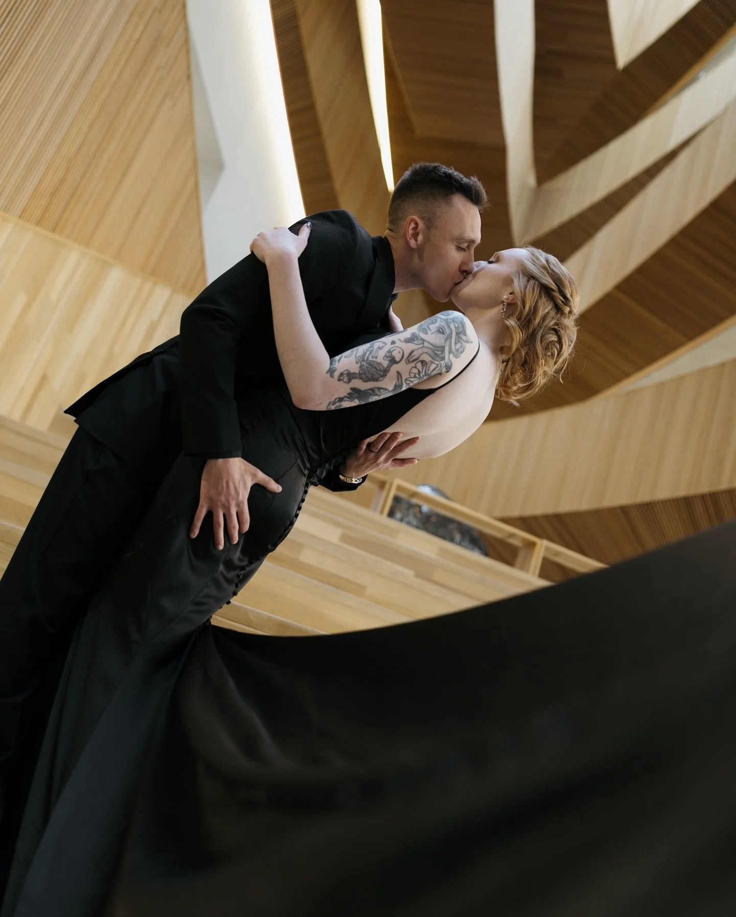 spooky season, but it&rsquo;s your wedding day with your closest friends &amp; family

Congratulations K+D, this was a wonderful day to end off my 2025 wedding season 🖤☠️

Venue &amp; Coordination @thecommonsyyc
Photography @joannabphoto
Bridal Bo