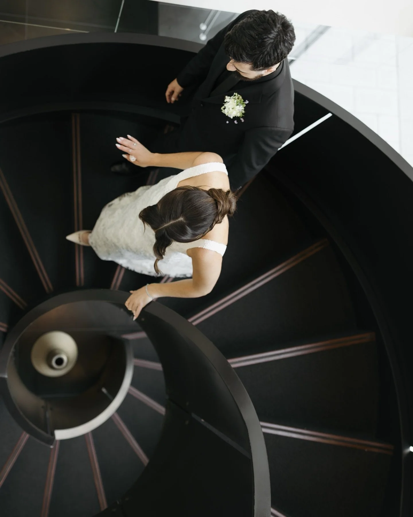 Planning your wedding in downtown Calgary? The convenience of having your getting ready location in/close to your ceremony makes your timeline so much simpler! 

Here are some getting ready locations in downtown Calgary for you (that are photographer