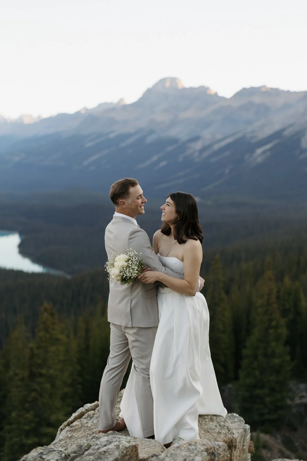 banff-sunrise-elopement-photos-3.jpg
