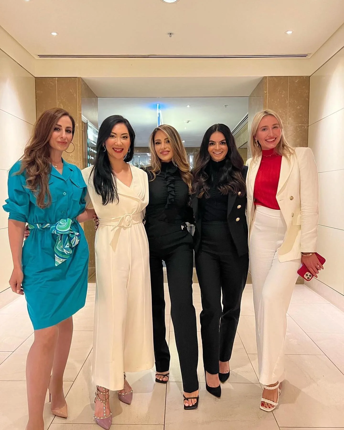 Feeling like a billionaire with friends like these 🤍

Honestly, my life has gotten exponentially better when I&rsquo;ve healed my relationship with the feminine. These women beside me are such a huge source of love, inspiration and support - but in 