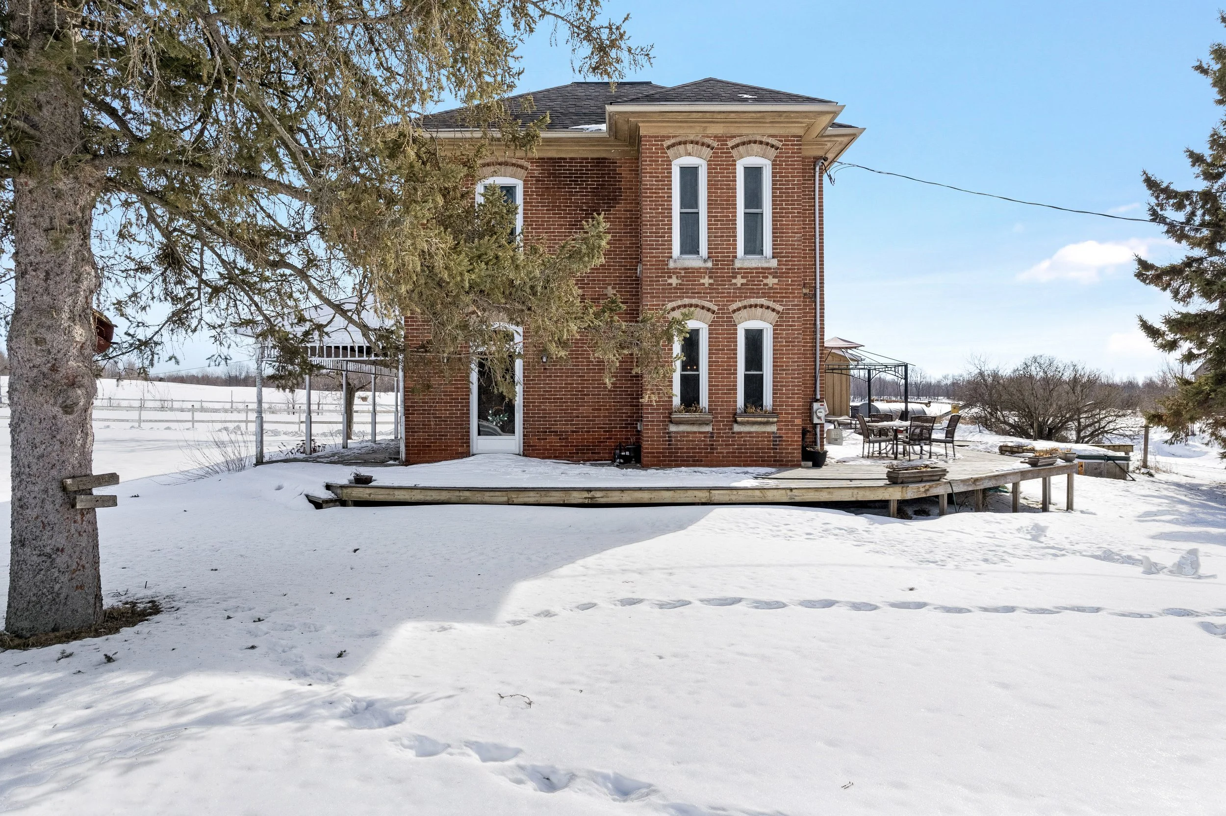 DJI_0221 garden hose, bbqs and frozen bbq cover removed.JPG