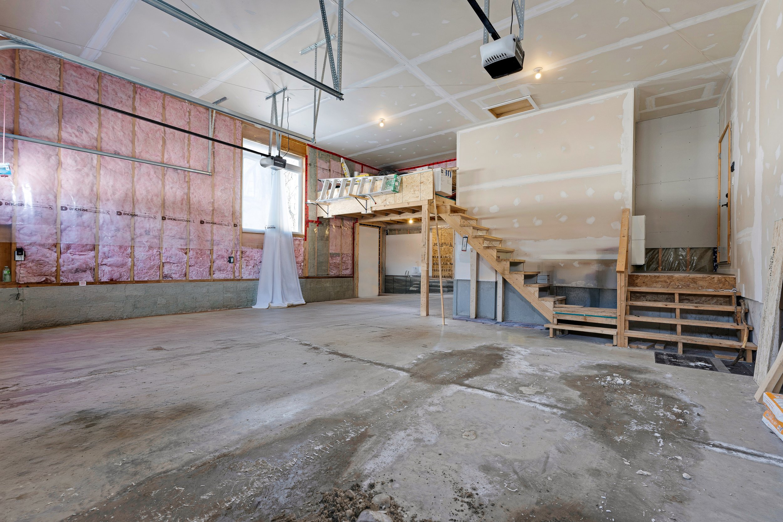 dsc00318-dsc00322 my best attempt to cleanup the garage.JPG