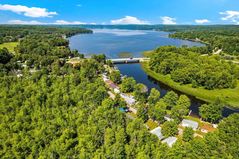 4195 Watsons Corners Rd — BirchBox Media