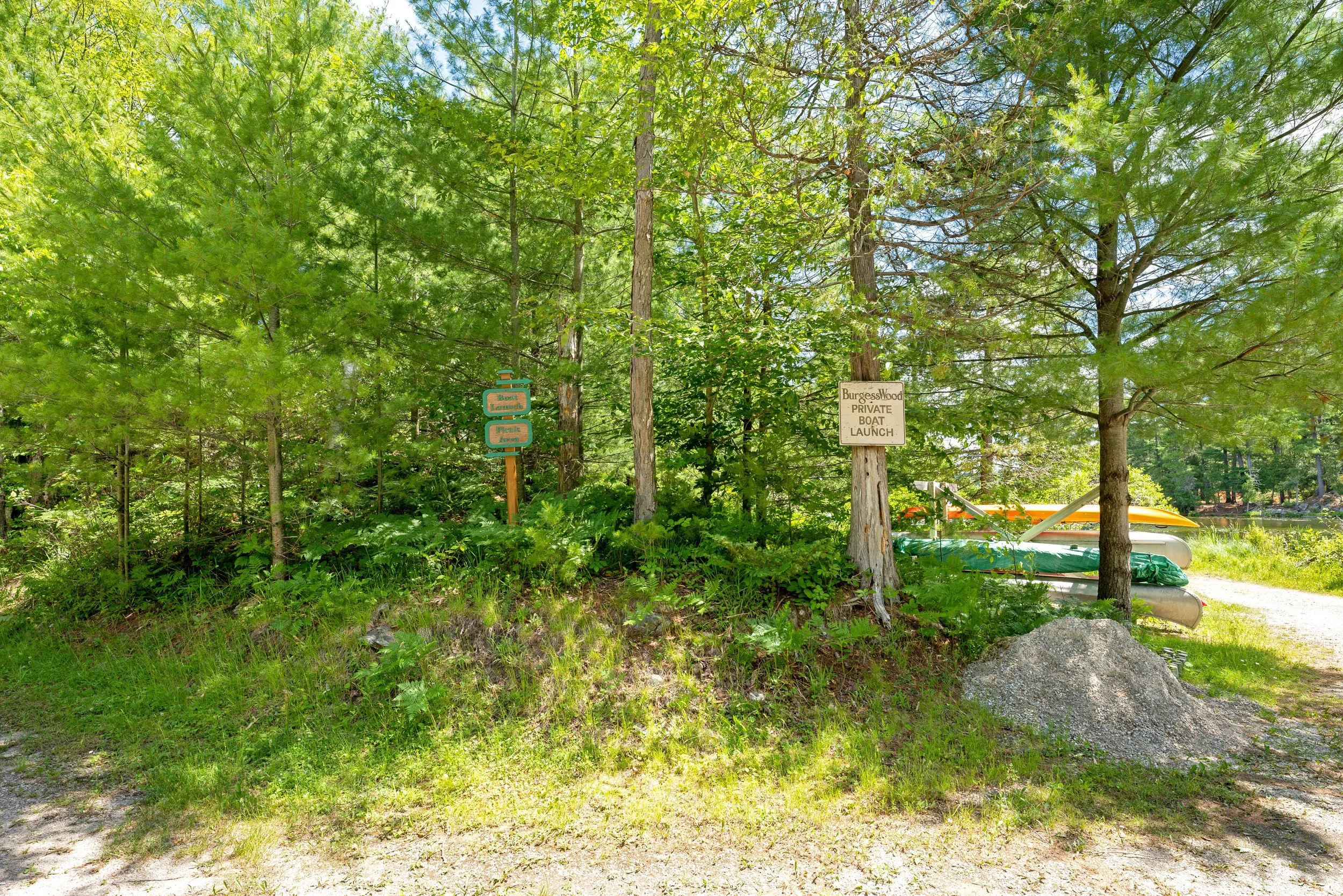 869 McLaren Rd - ground-06940.jpg