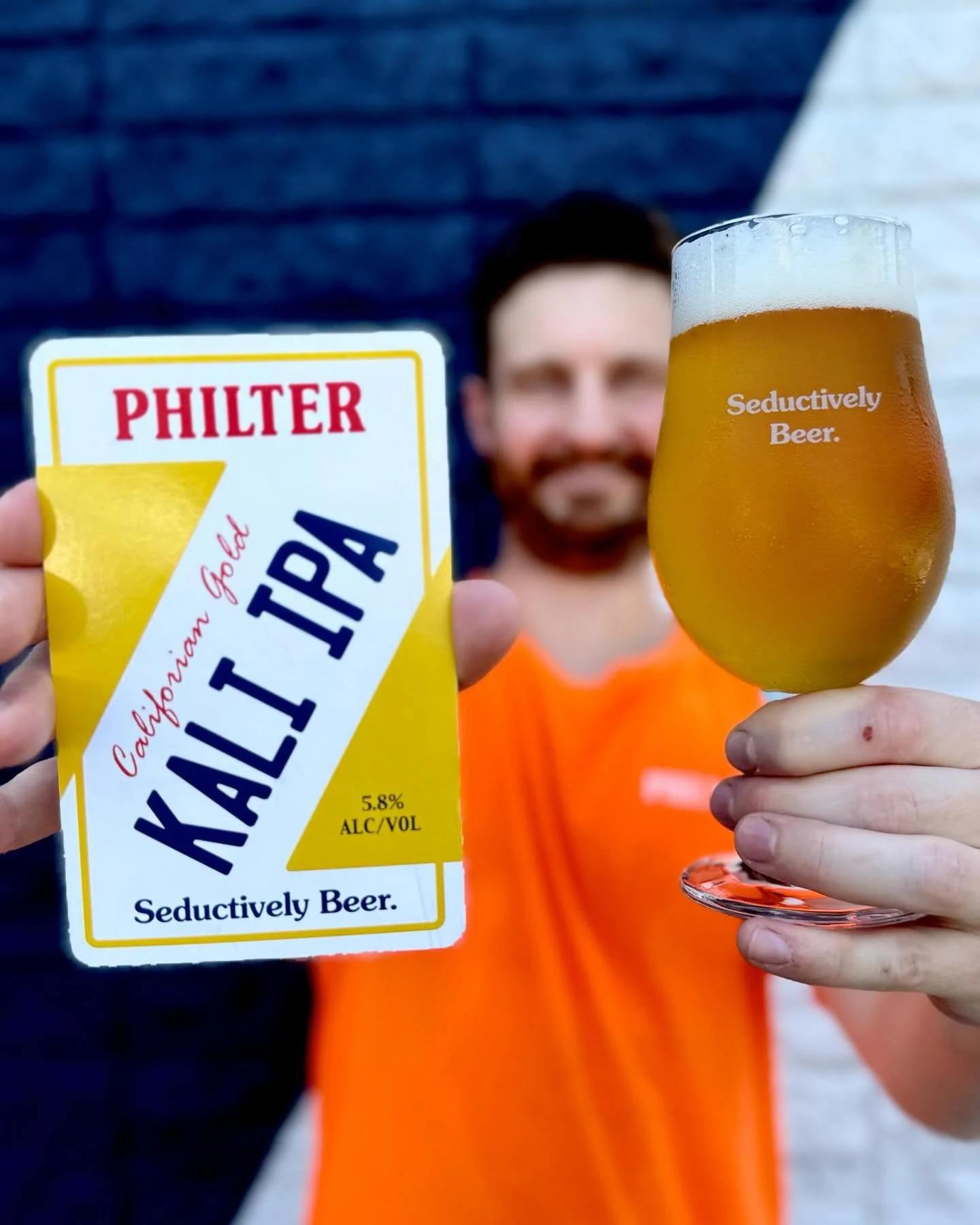 This Kali IPA is our take on a classic California IPA. It’s made with Krush: a bright, bold hop from the US of A. Expect a smooth, balanced bitterness and a light, dry malt profile that lets the hops shine. Sunny stone fruit and citrus notes re