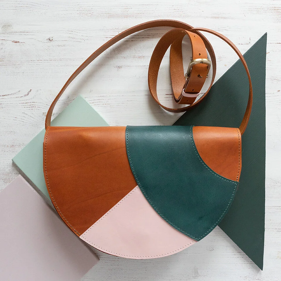Geometric Curve Bag