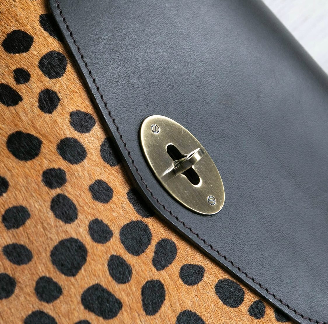 Handmade Leather Coin Pouch/Purse/Card Holder – Lion LeatherCraftUk