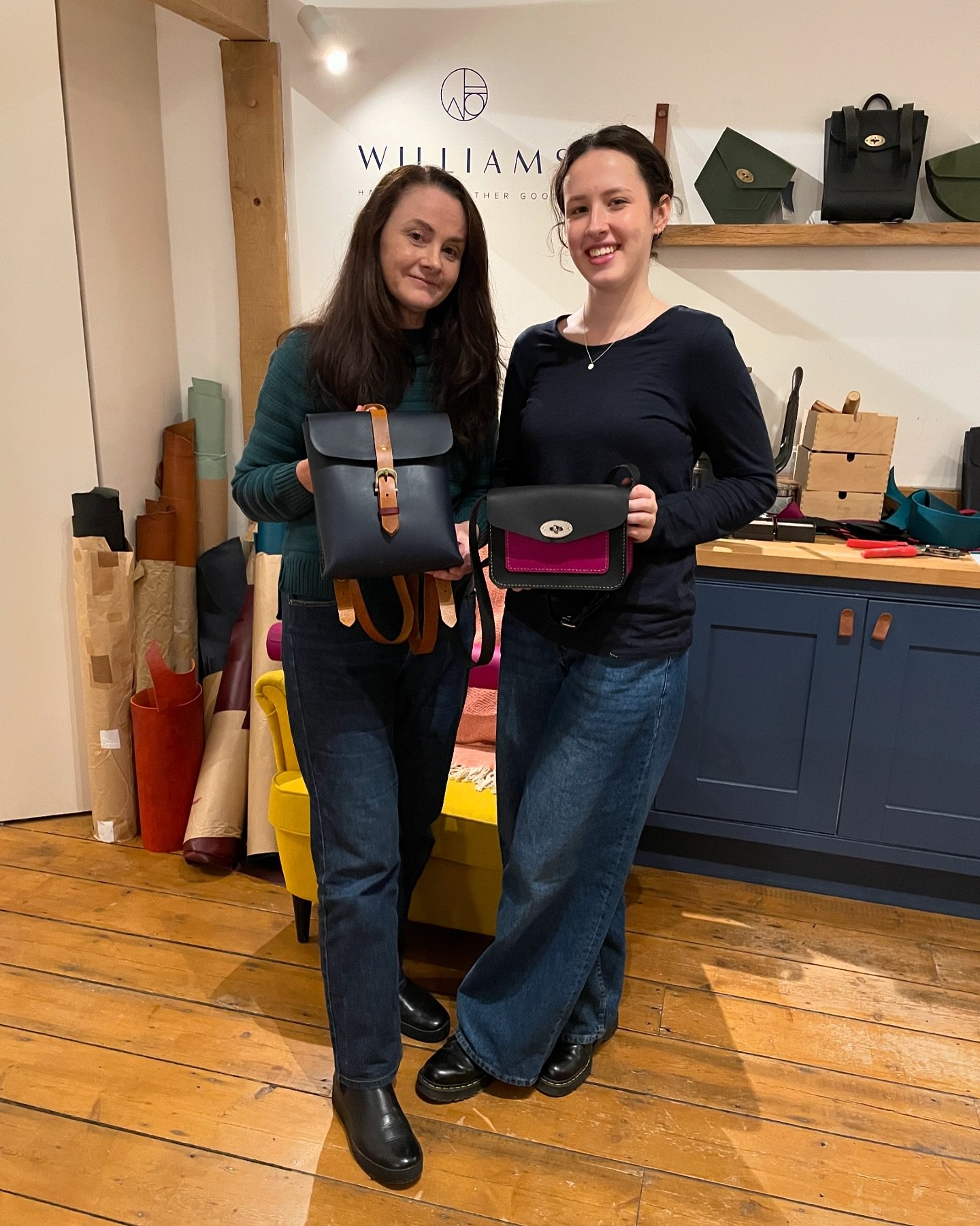 Excellent bag making workshop today, I was so impressed with how neat everyone stitching was (zoom in to see just how neat!). Nicole and Lauren were visiting from Australia and they were so excited to see the frost this morning, it was their first ti