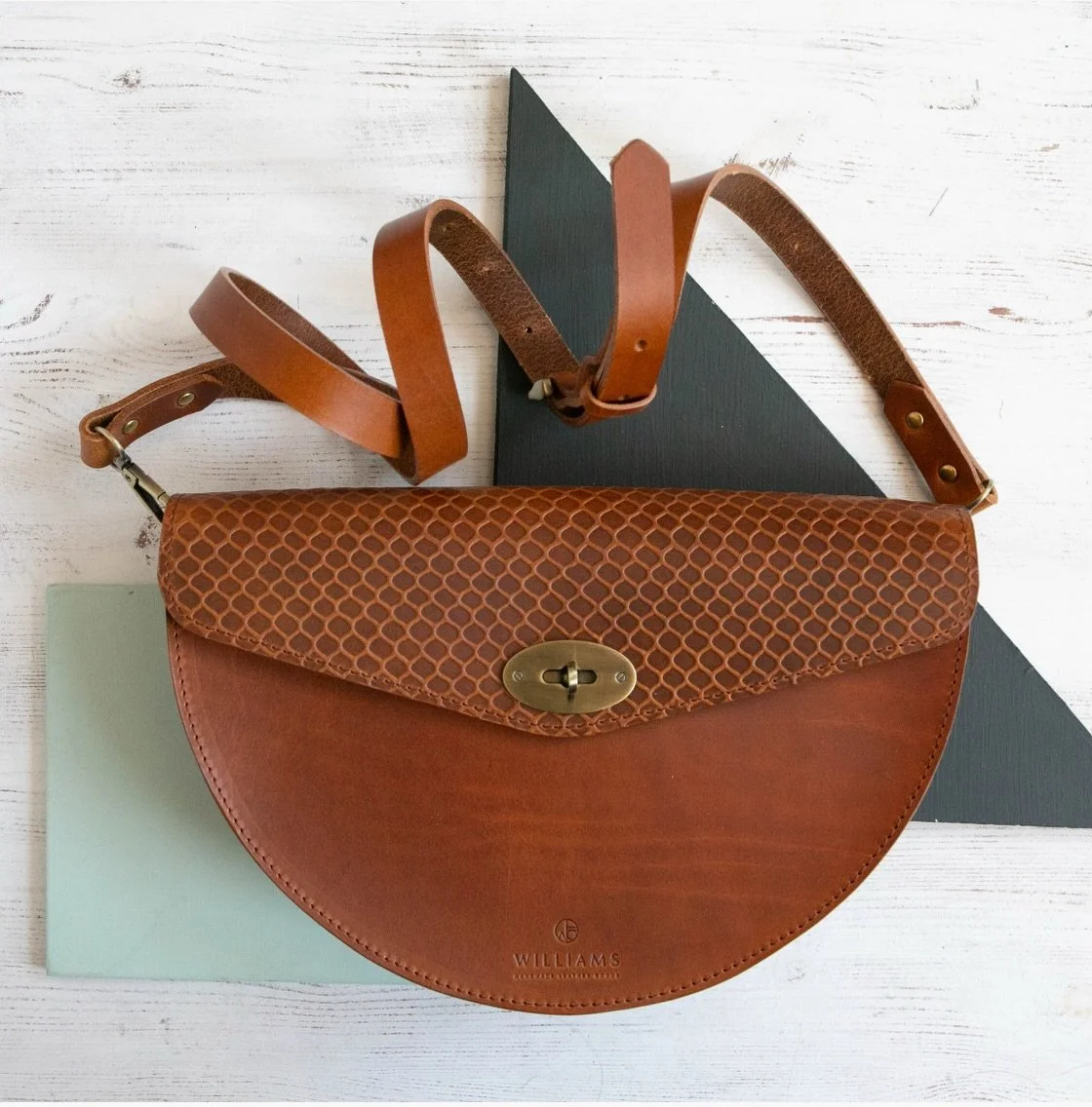 A little bag appreciation today 🤎

I realised I haven&rsquo;t shared many of my bags on here recently, even though they&rsquo;re such a big part of Williams Handmade.

This one is one of my favourites &mdash; I love the curved shape, the rich tan le
