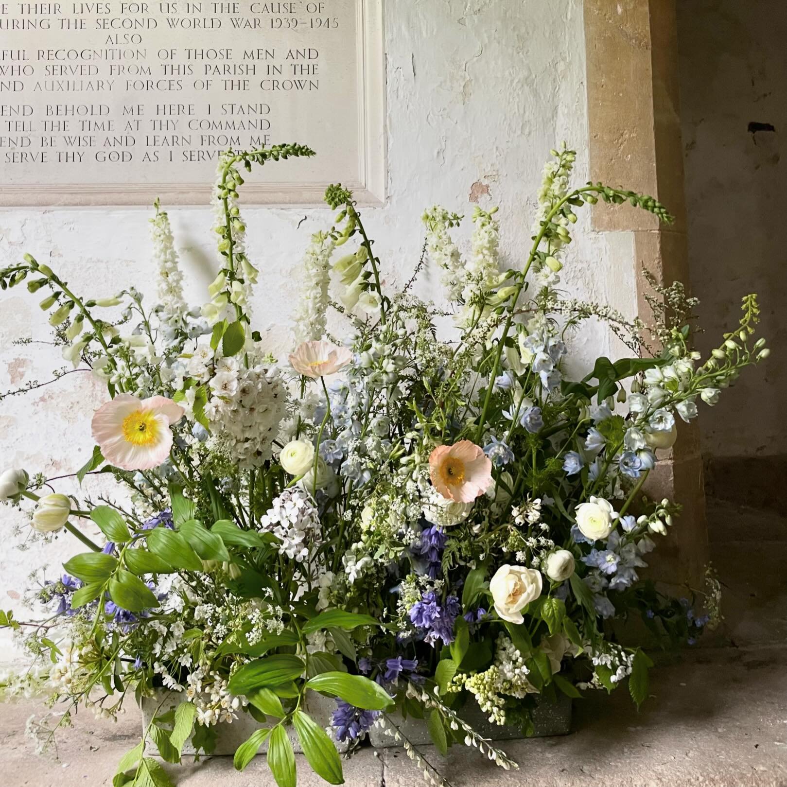 Delicately wild  flowers in soft spring colours for Sophie and Dan on Saturday.

Sophie and Dan planned an intimate Church ceremony followed by a large reception party.  The couple were keen to dress the Church with flowers but a ceremony arch or lar