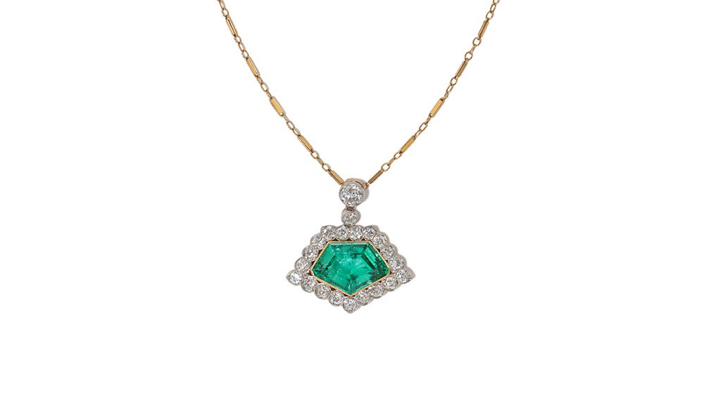    PLATINUM &amp; 14K YELLOW GOLD NECKLACE WITH DIAMONDS &amp; SHIELD CUT COLOMBIAN EMERALD    