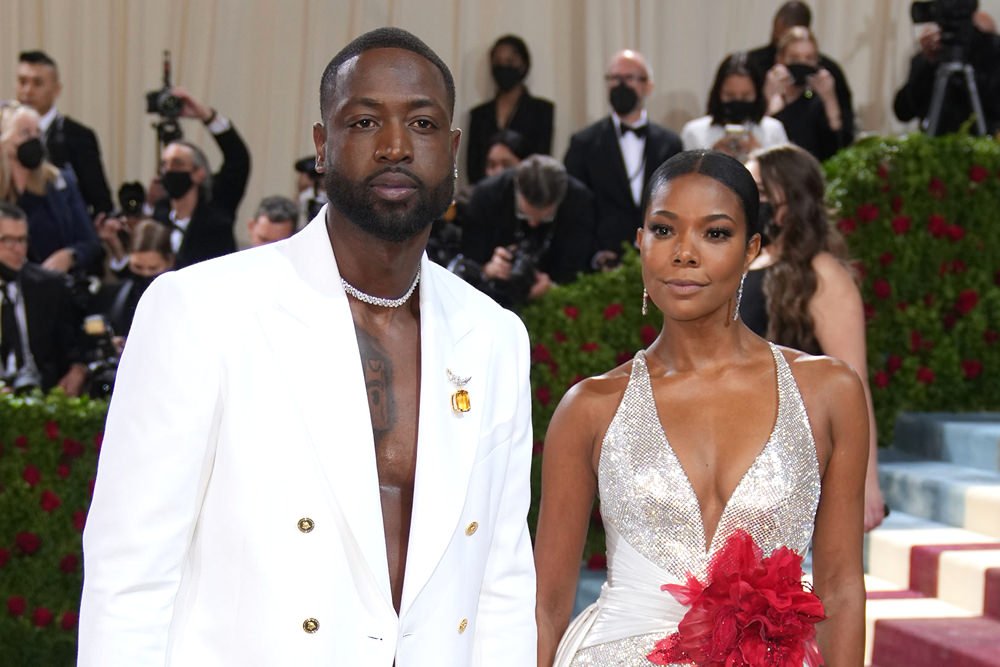  Dwayne Wade wearing Bird on a Rock 