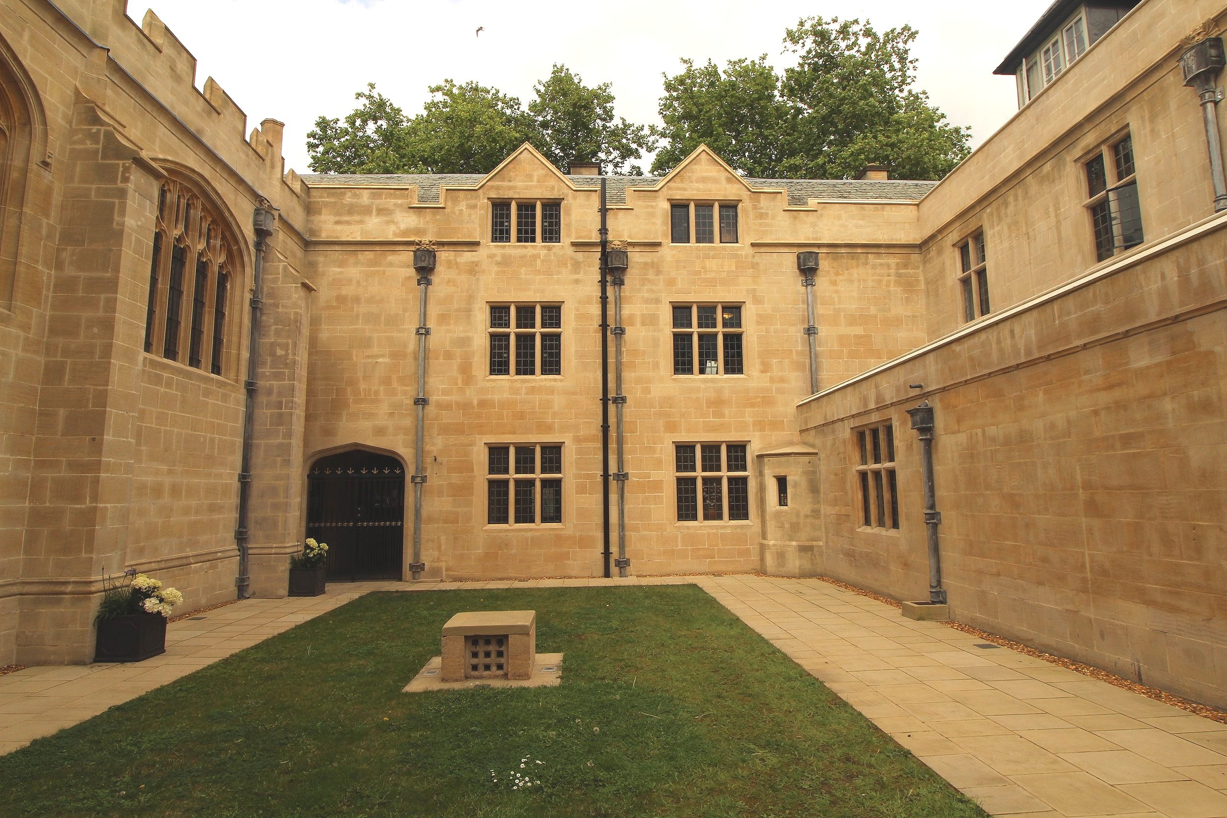 Stone and leadwork repairs - Blackfriars Priory 