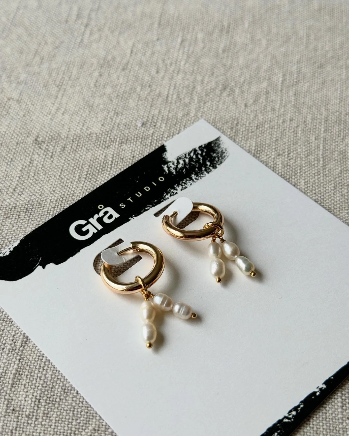 Some of the new Gr&aring; studio pieces to land on our website earlier this week. 🍂

If you&rsquo;re a stockist and would like to see our wholesale catalog, or stock our collections get in touch. 

#22kgoldplated #waterproofjewellery #goldjewellery 