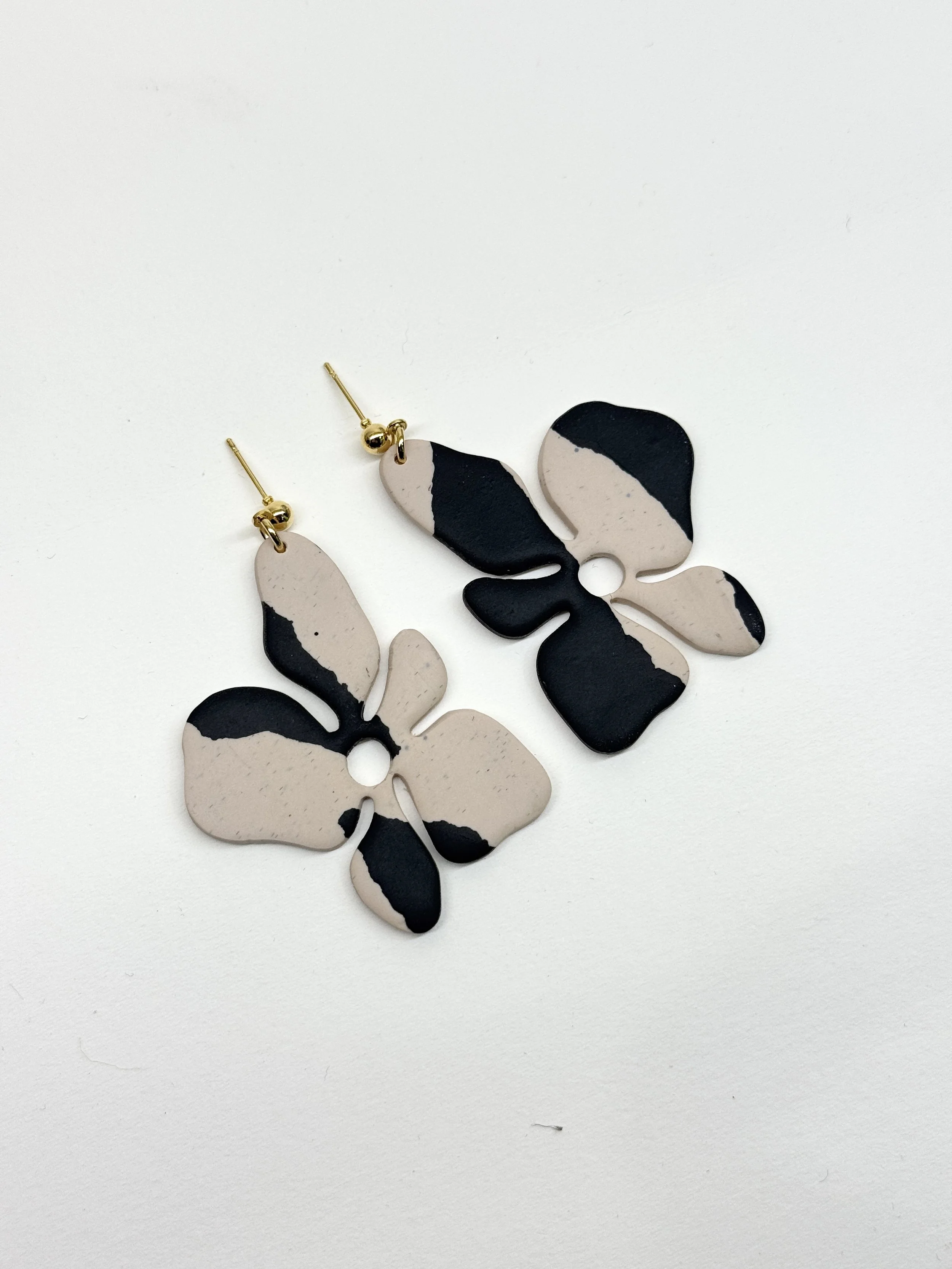 ORCHID / STATEMENT EARRINGS