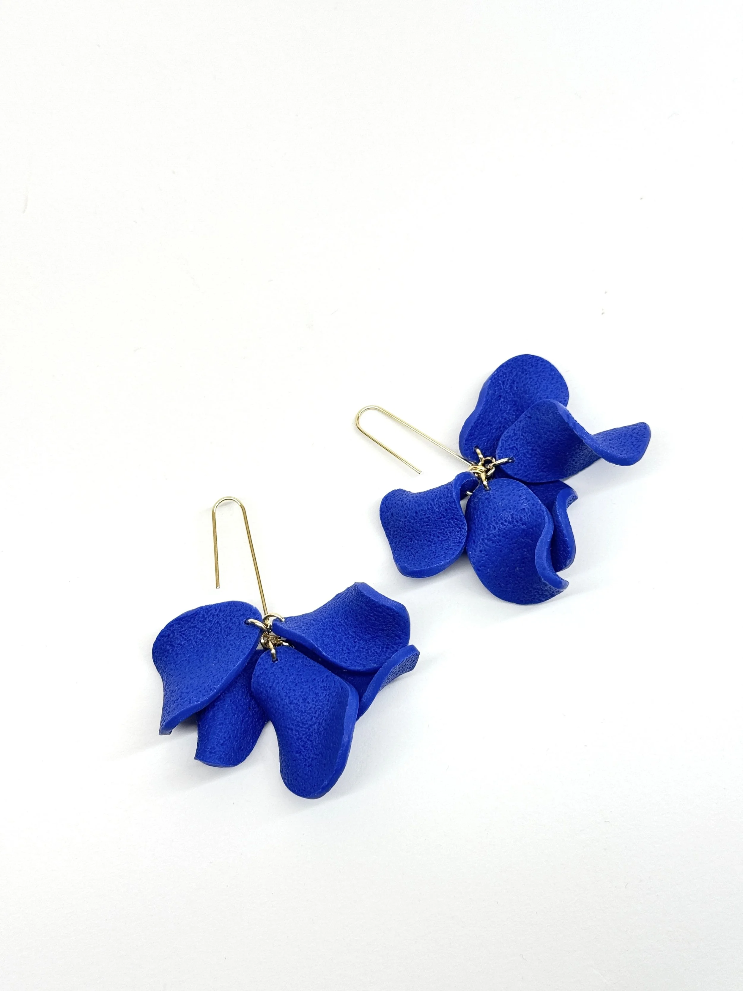 IRIS / STATEMENT DANGLES / BLUE