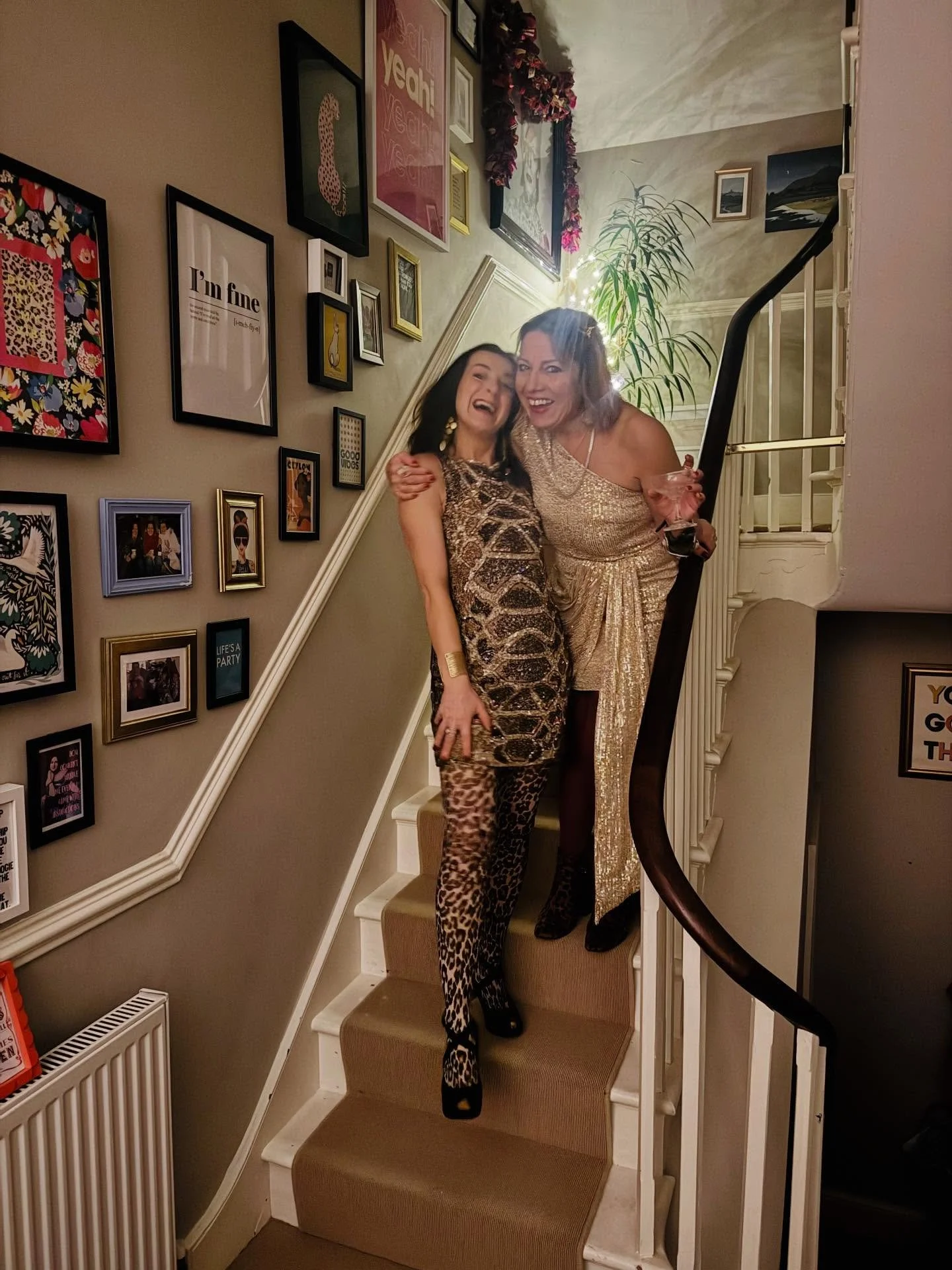 Christmas starts with the annual Boogie Nights @bridportelectricpalace celebrating sister @katesmith.69 &amp; hubby Karl&rsquo;s birthdays 🪩💥 

Lots of sequins, big songs and big dancing!! The spontaneous after party in the bar was great too&hellip