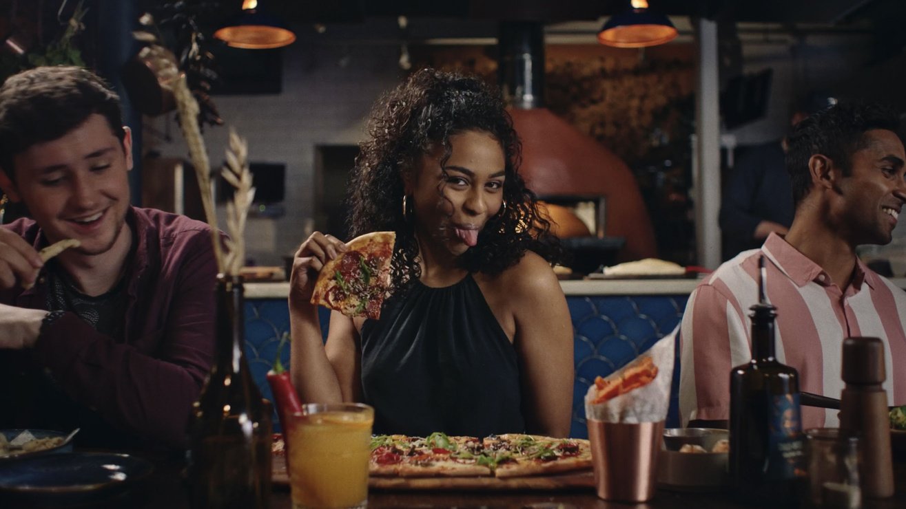 Zizzi-BringDifferent-2630x1479-01.jpg
