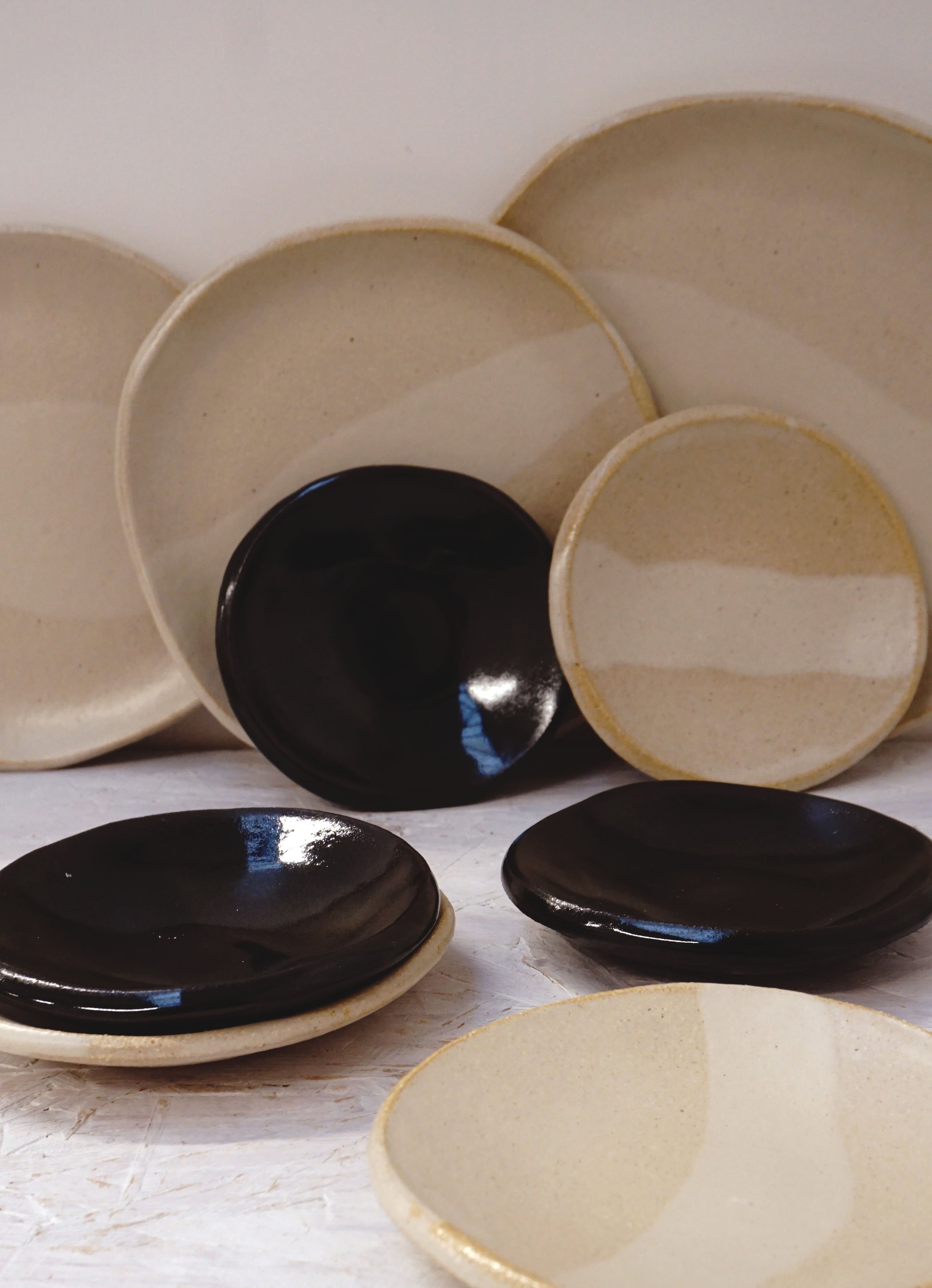 LR_RUS_MO_PLATES_HANDMADE_CERAMICS_BLACK_04.jpg