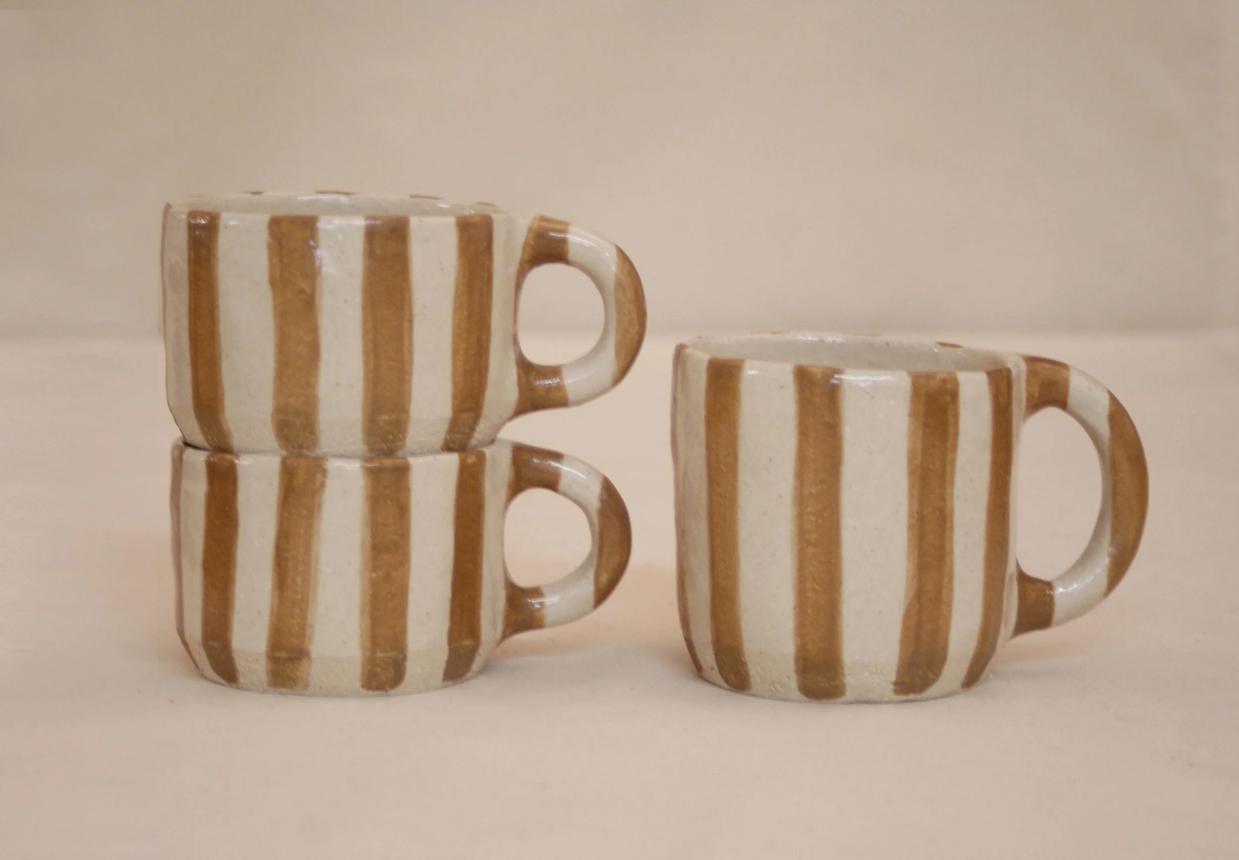 LR_PATSY_COFFE_MUG_CREAM_BROWN_CERAMIC_HANDMADE_LONDON_00.jpg