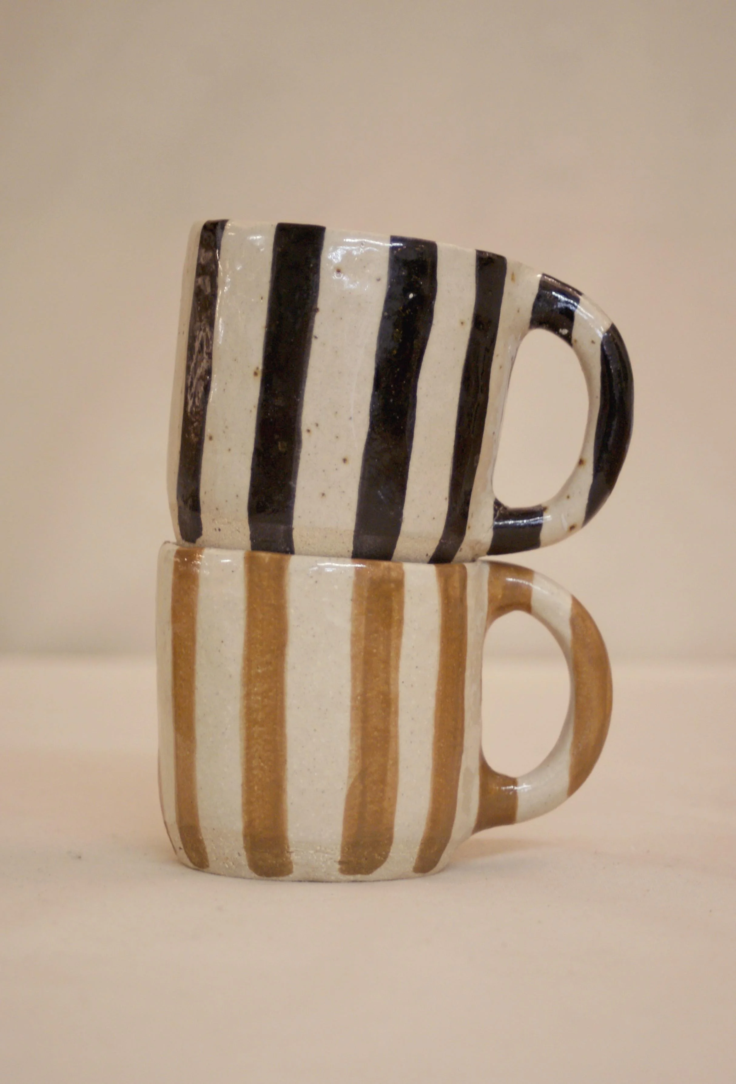 LR_PATSY_TEA_COFFE_MUG_LARGE_CREAM_BROWN_CERAMIC_HANDMADE_LONDON_01.jpg