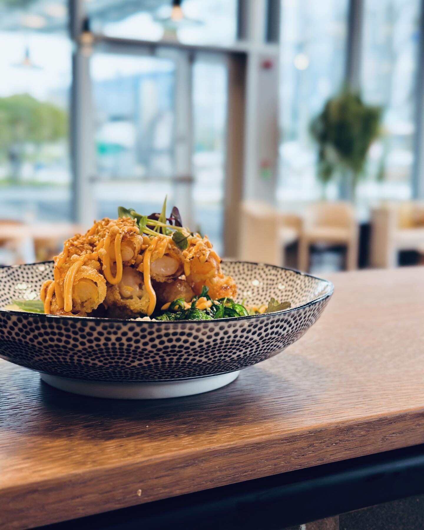 Did you know that we also have salads on our menu? 🥗 Perfect for the business lunch meeting ✨ 

🍤Tempura salad 169,-
🪸 Seaweed salad 90,-