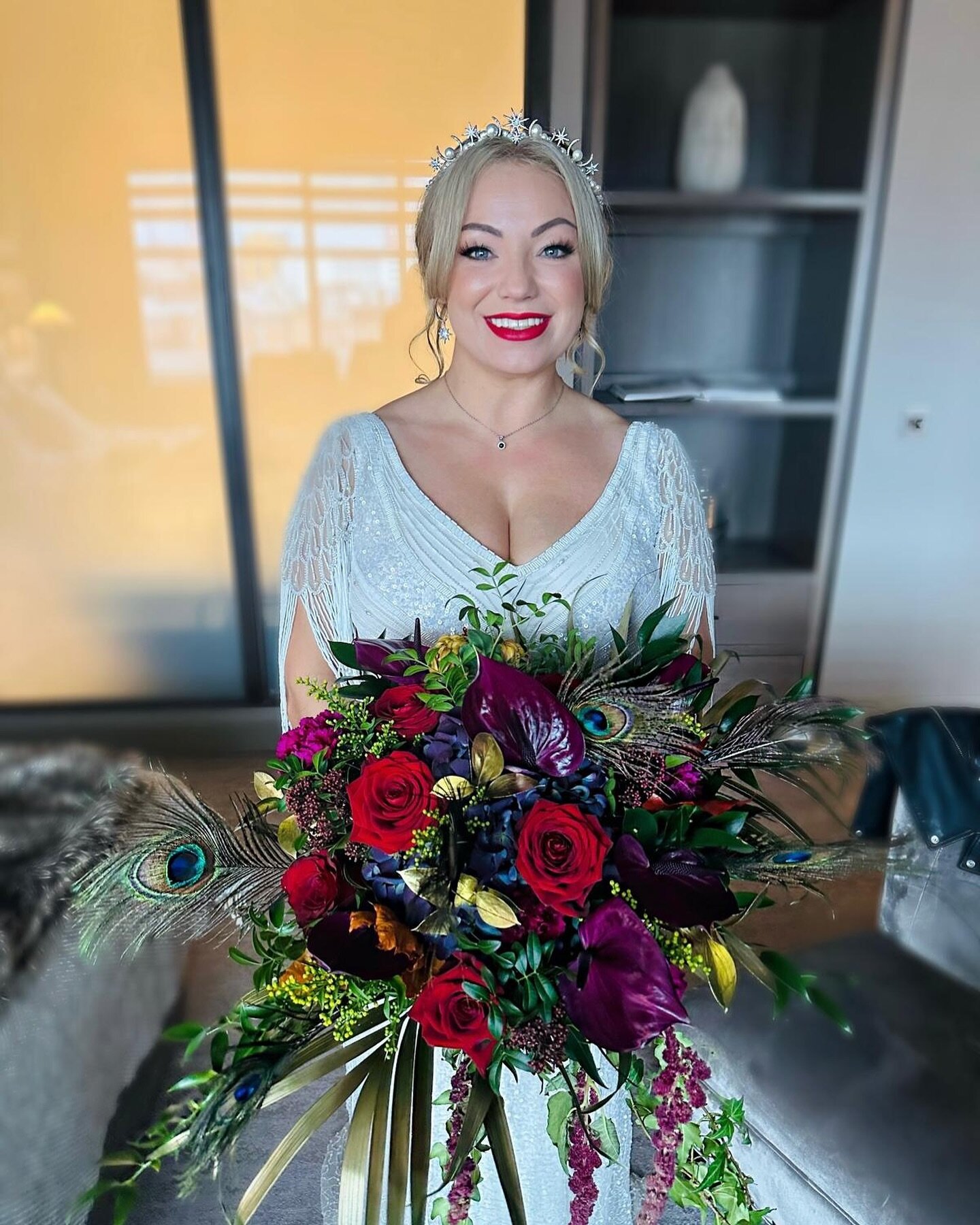 S A R A H ★

Dark-toned-jewel-themed wedding and absolutely RIGHT up Frankie&rsquo;s street 🤩. Sarah was just an absolute pleasure, she deserves all the happiness in the world ❤️💫. GORGE wedding and look how amazing she looks. Every single thing wo