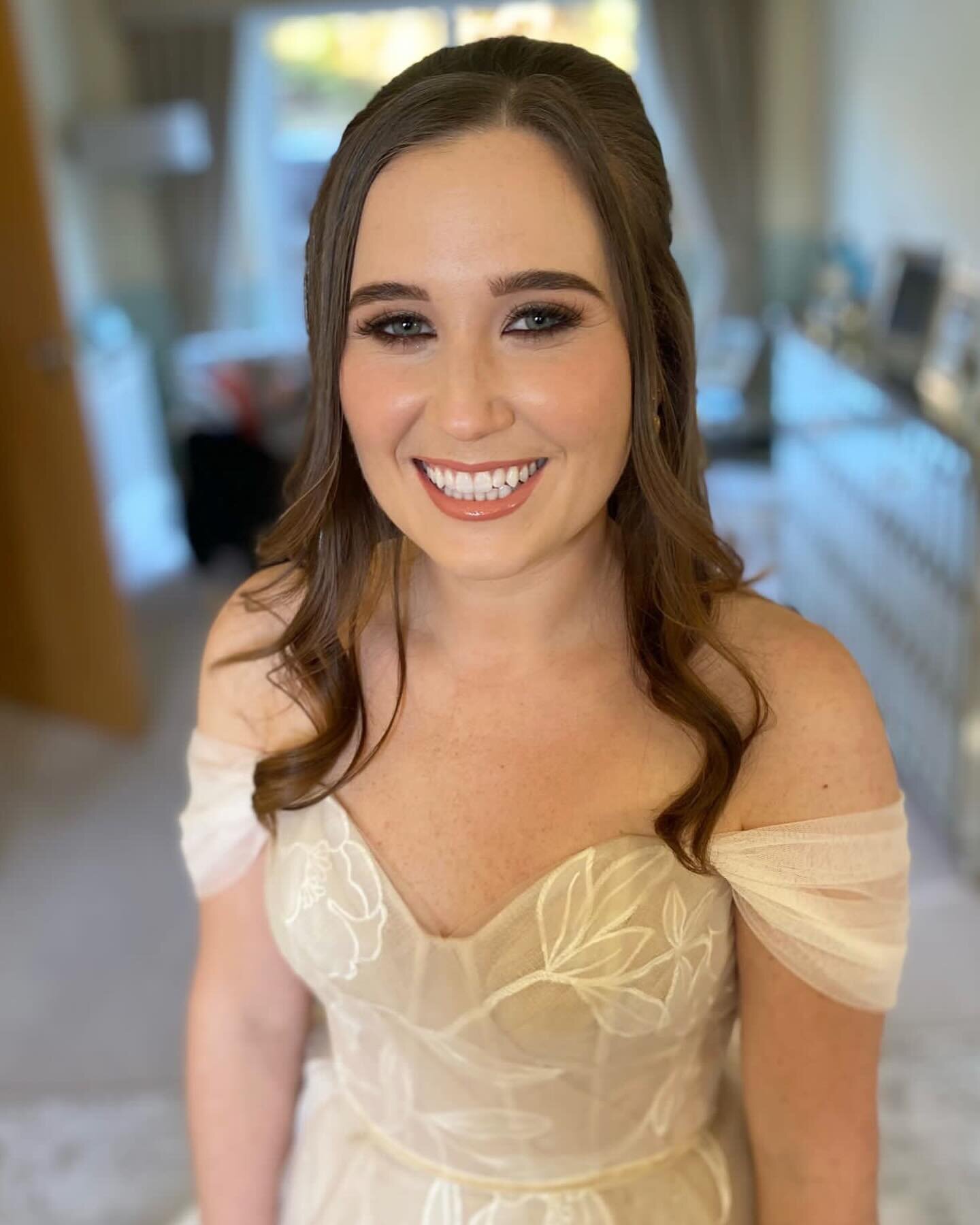 O L I V I A ★

A gorgeous morning, with the nicest and most welcoming family. All the pastries provided for our Elle this morning 😍💖

&bull; MAKEUP - @eseddon_makeup ★ for @bridalbyfrankie 
&bull; HAIR - @lavishhairbyzoe 
&bull;
&bull;
&bull;
 #bri