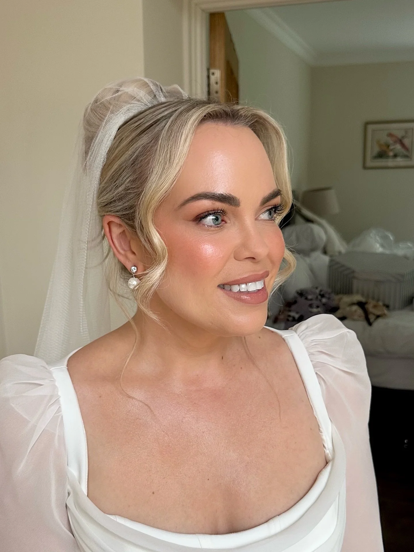 SARAH ✨ Last year I did Sarah’s makeup when her bestie was the bride. She then booked straight away for her turn this year 👰🏼‍♀️🥹🤍 Absolutely loveeeed doing your wedding makeup @sarahxjanexroberts, and being part of your day. 10/10!!! T