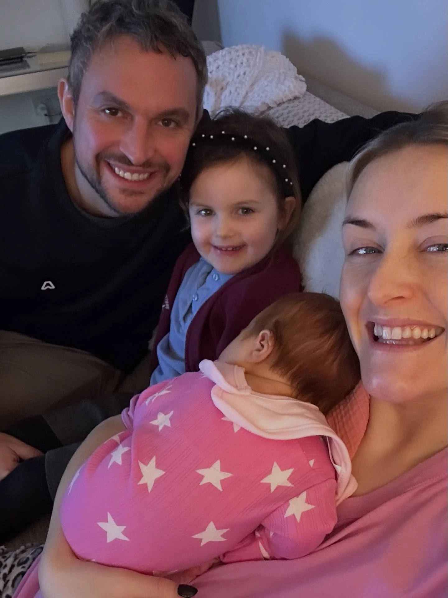 Oh intros! 😍💕 This is Saffie Pearl ✨ 

She&rsquo;s SO cute, Harri is obsessed with baby sis! 🤩 We all are! I could eat her tiny hands!!! She was 8lb 2&hellip;and 2 weeks over due date (as you lot already know from my fuming stories 🤣). 

Thank yo