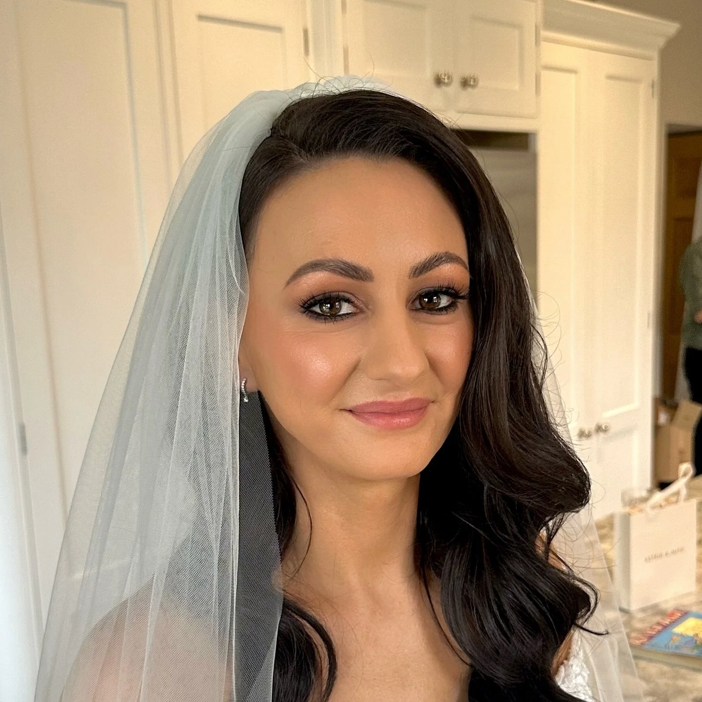 K A T I E ★ Beautiful beautifullll with warm smokes &amp; a classic nude lip. I have done Katie&rsquo;s makeup for as long as I can remember, so to do her wedding makeup was a real delight 🤍🤍🤍

&bull; MAKEUP - Frankie ★ for @bridalbyfrankie 
&bull