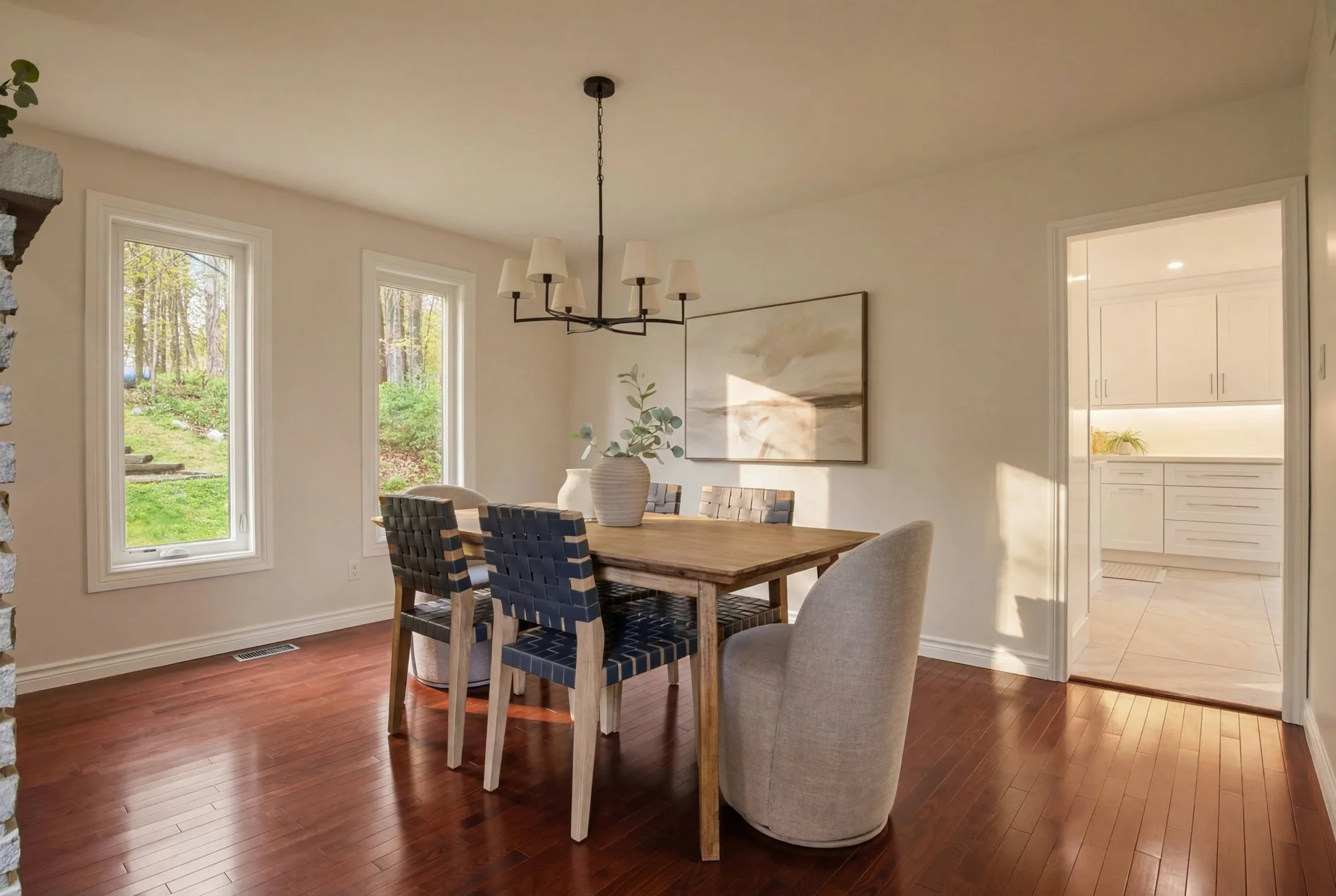24_20 huntingdale pl- 019 a&d lighting edit.jpg
