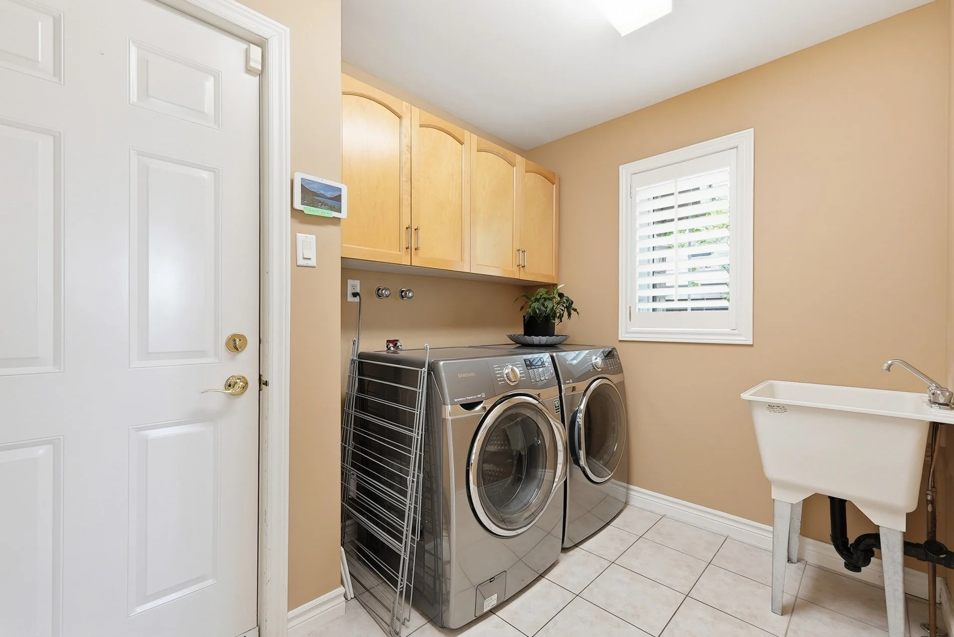 39_36 weberlyn crescent- 030.jpg