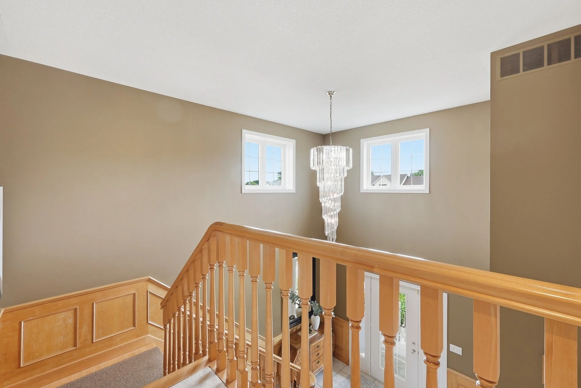 40_36 weberlyn crescent- 031.jpg