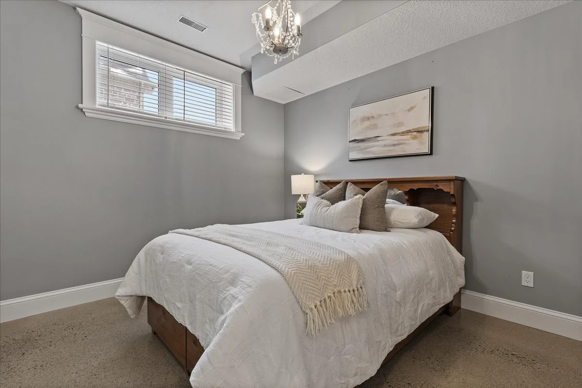 053-86 Canters Close Int-0168.jpg