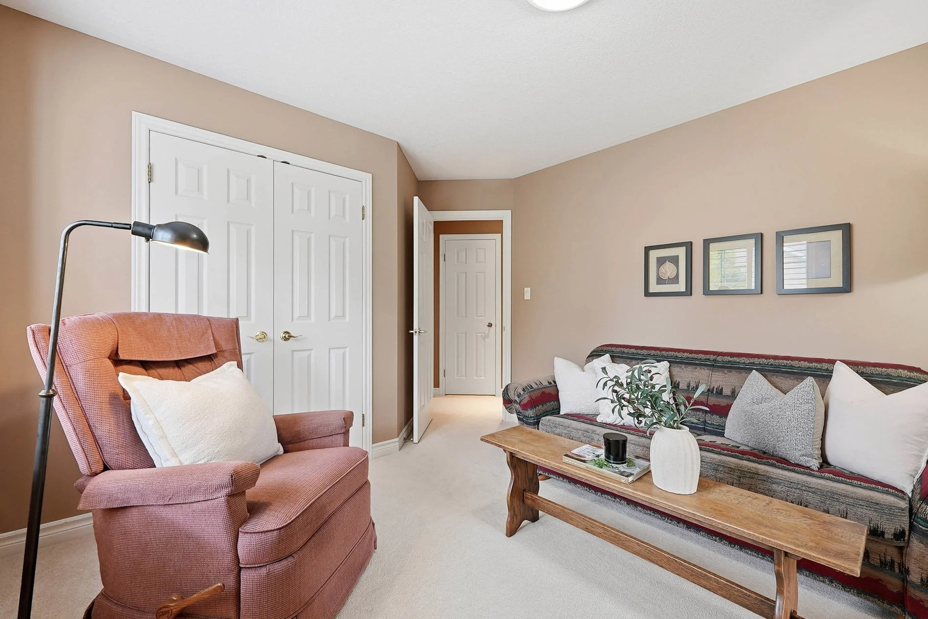 55_36 weberlyn crescent- 043.jpg