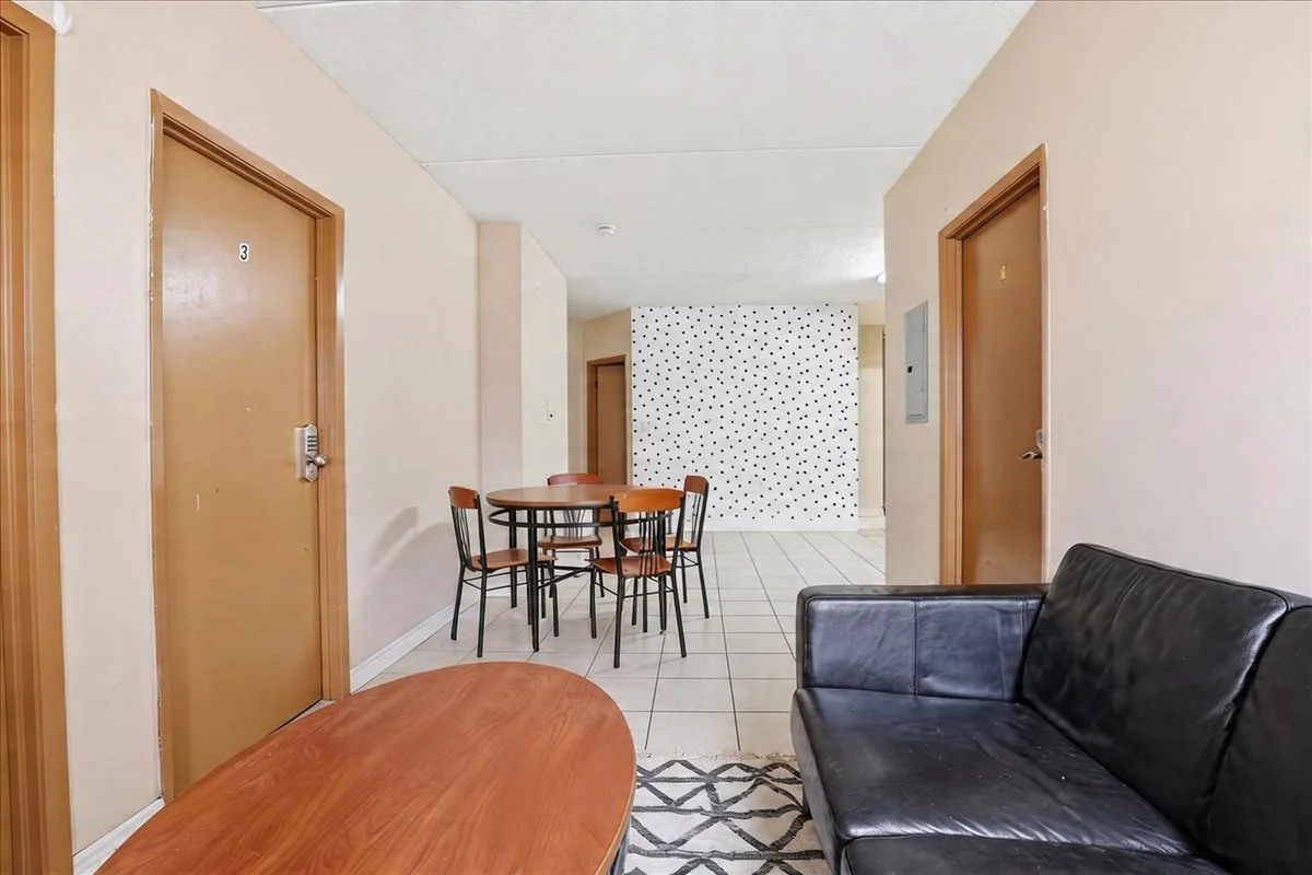 09-common 2 decluttered-Edit.jpg