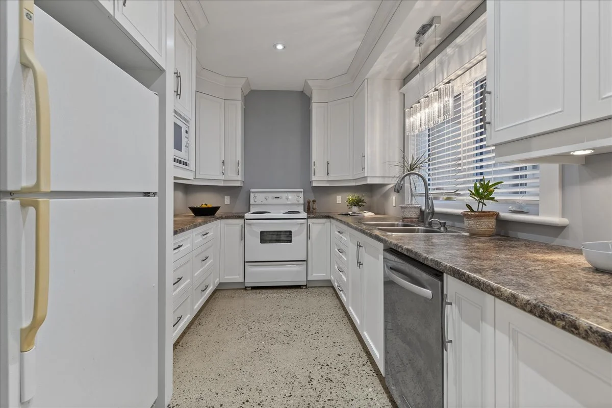 045-86 Canters Close Int-0141.jpg