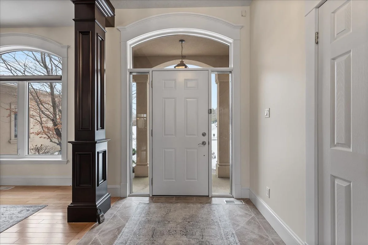 007-86 Canters Close Int-0003.jpg