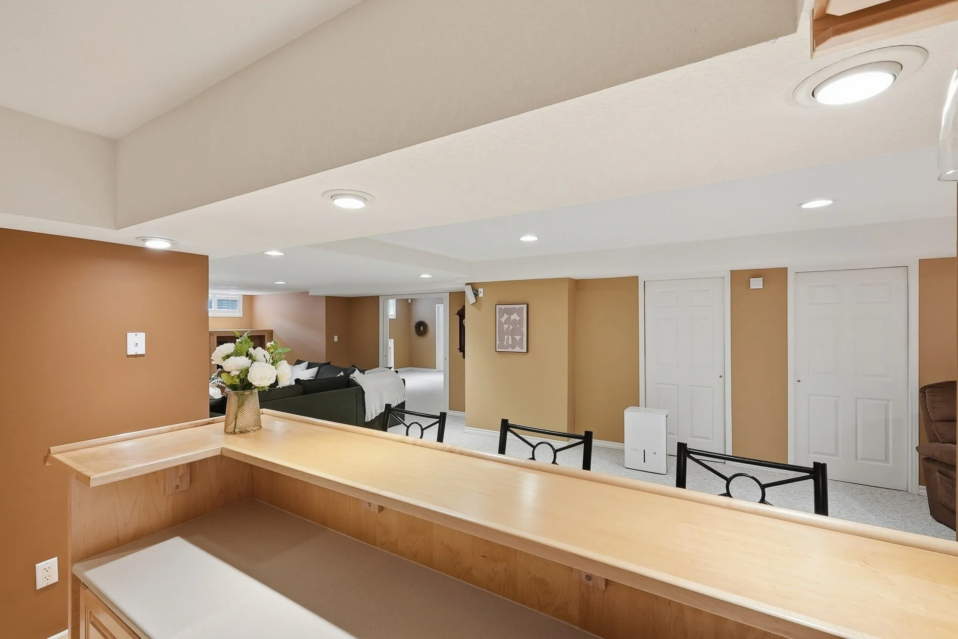 65_36 weberlyn crescent- 053.jpg