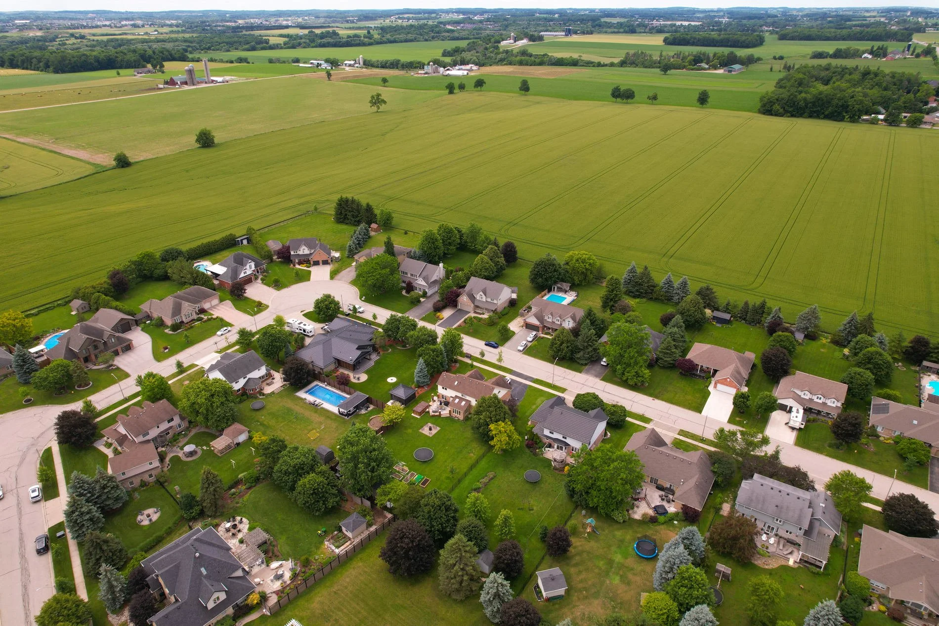 86_36 weberlyn crescent- 074.jpg