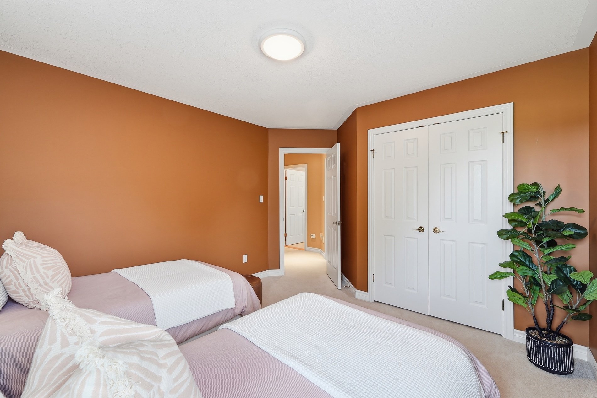 52_36 weberlyn crescent- 040.jpg