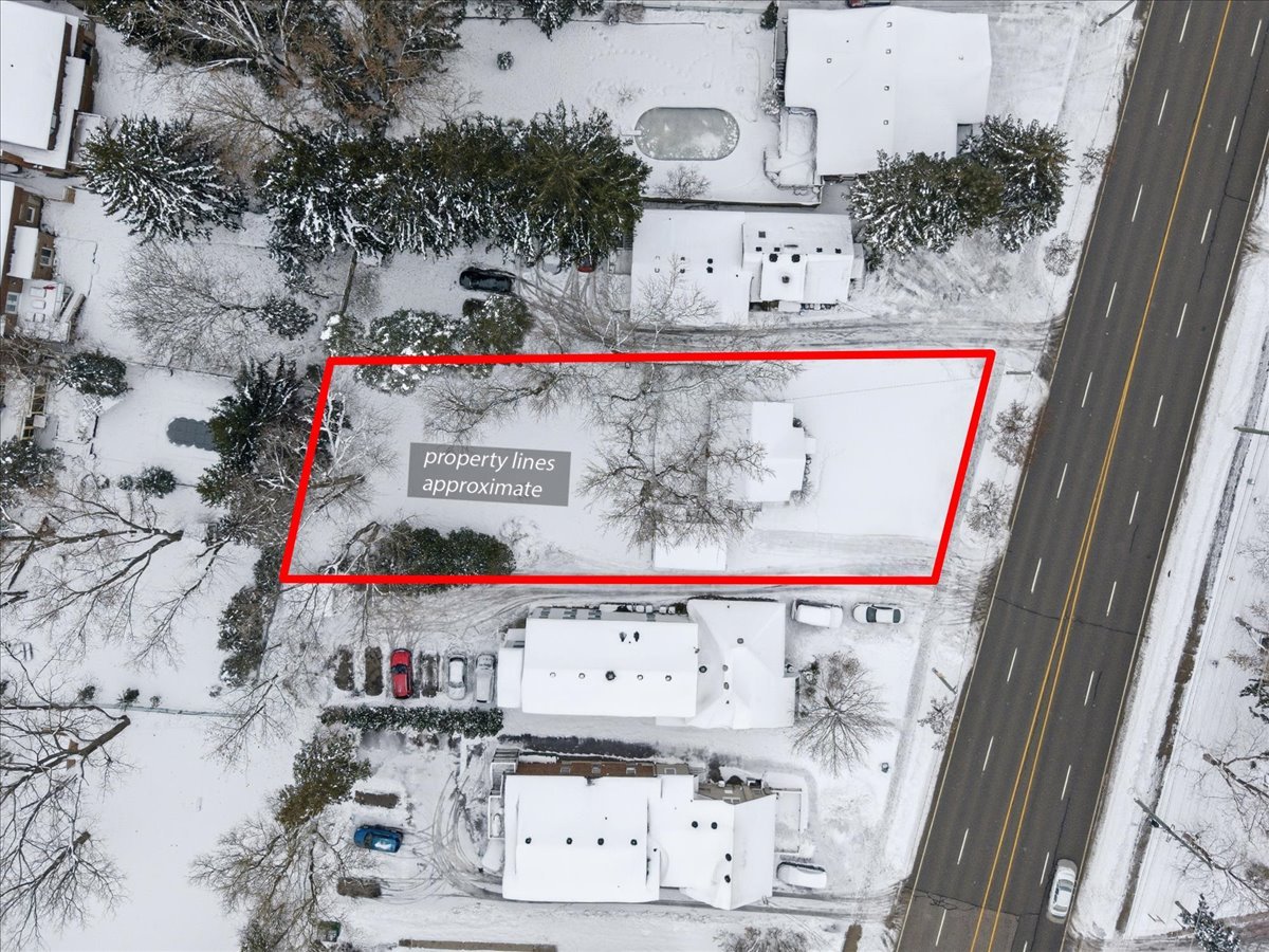 18-389 Erb St W--32-Edit.jpg